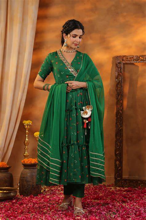 Padma Bandhani Flared Suit Set