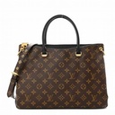 Louis Vuitton Shoulder bag